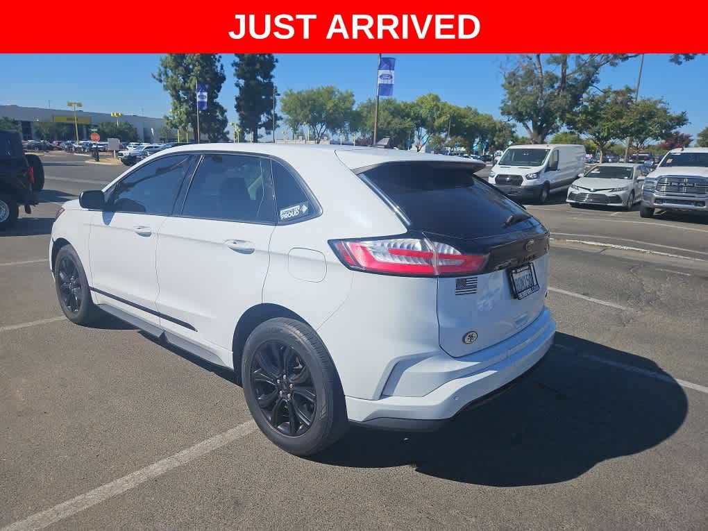 Certified 2022 Ford Edge SE w/ Black Appearance Package AWD/4WD image 3