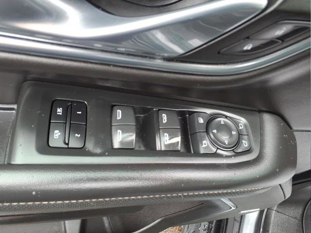 Used 2021 GMC Yukon SLT w/ SLT Premium Package image 23