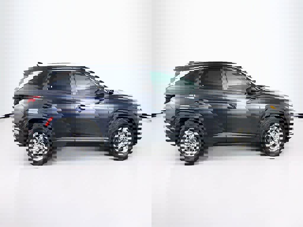 Used 2022 Hyundai Tucson SE image 6