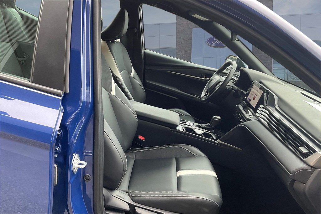 Used 2025 Toyota Camry SE FWD image 29