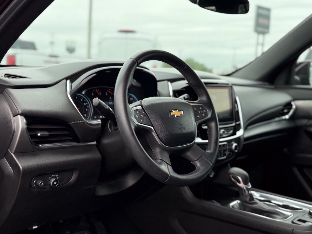 Used 2023 Chevrolet Traverse LT AWD/4WD image 11