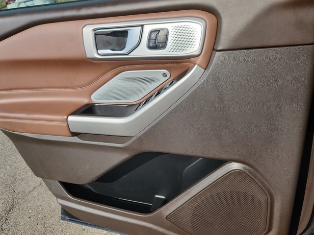 Certified 2023 Ford Explorer King Ranch w/ Technology Package AWD/4WD image 9