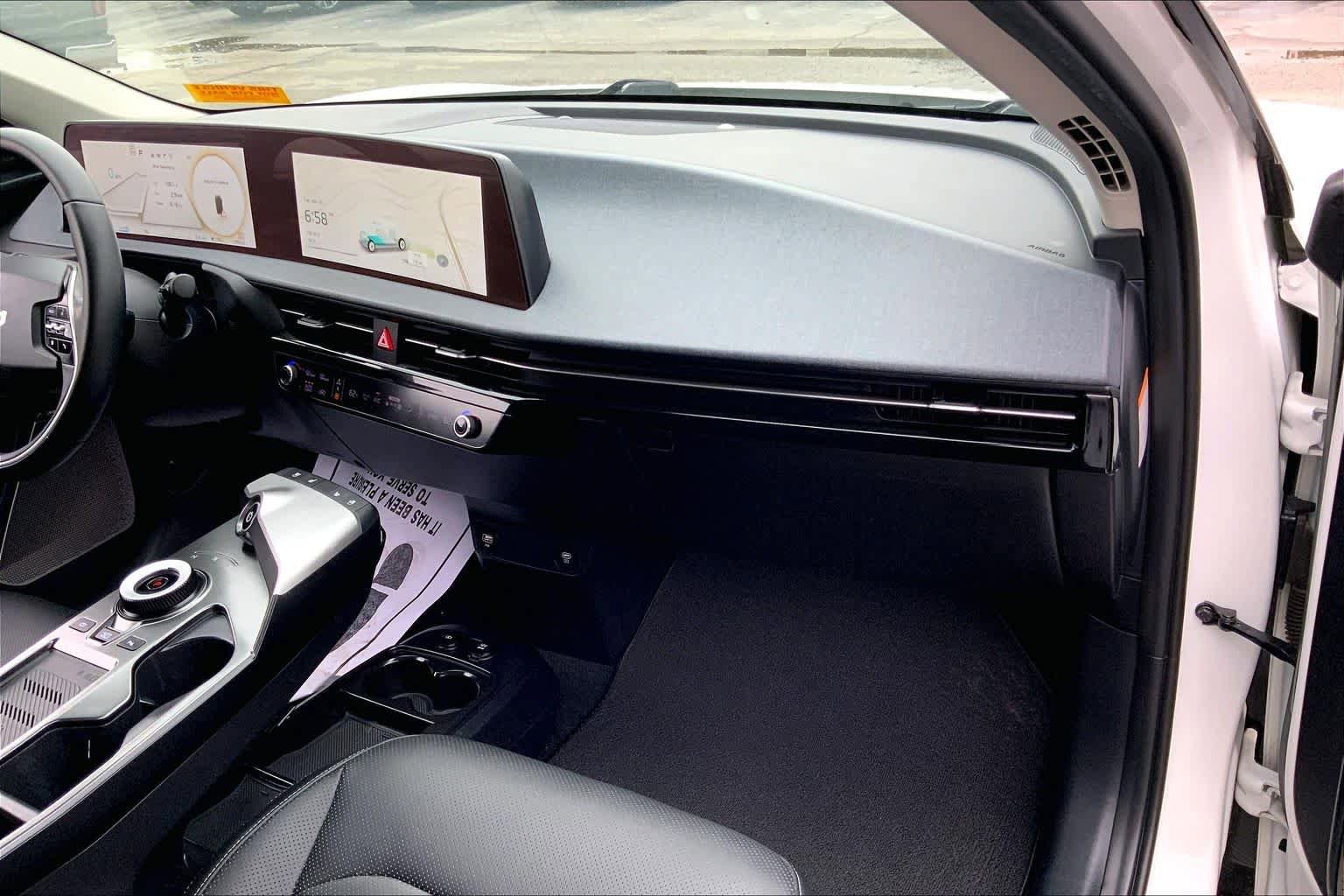 Used 2022 Kia EV6 Wind RWD image 16