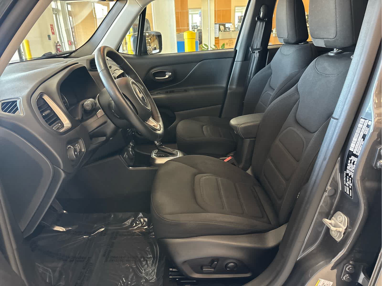 Used 2022 Jeep Renegade Latitude w/ Convenience Group AWD/4WD image 22