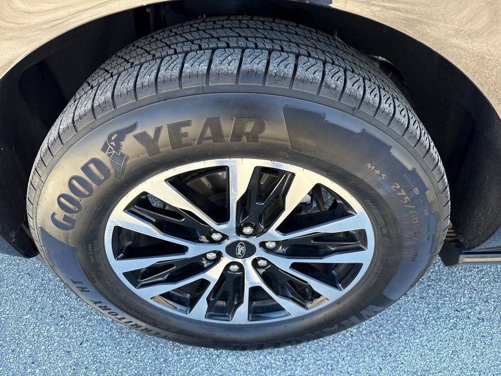 Certified 2025 Ford Expedition Max Platinum image 13