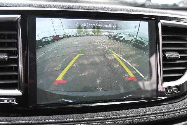 Used 2024 Chrysler Pacifica Touring-L AWD/4WD image 37