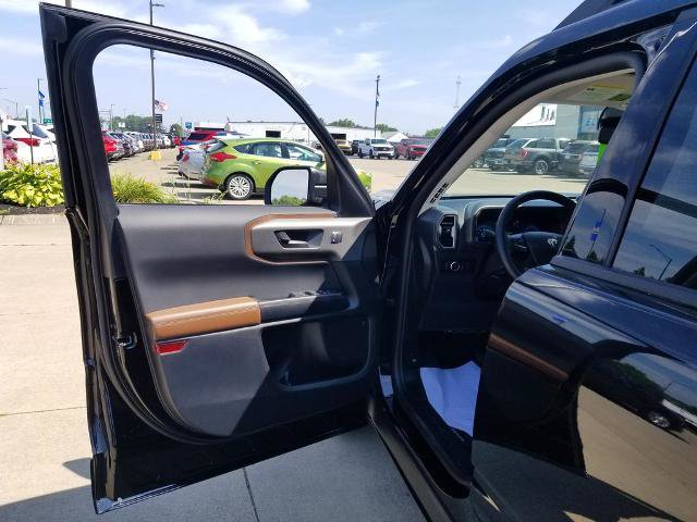Certified 2025 Ford Bronco Sport Outer Banks w/ Outer Banks Tech Package+ AWD/4WD image 10