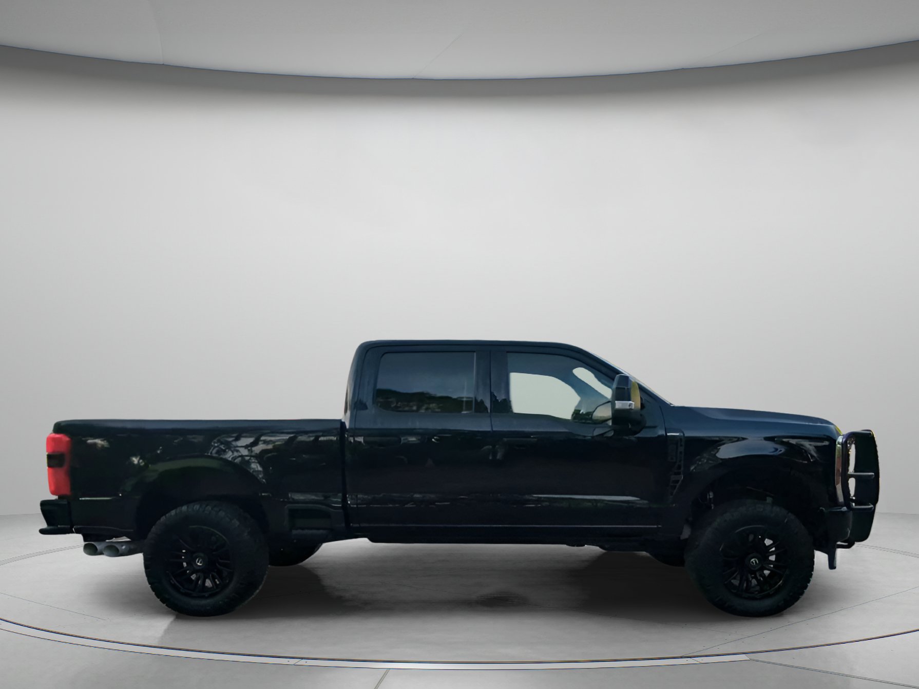 Certified 2025 Ford F250 Lariat w/ Black Appearance Package AWD/4WD image 33