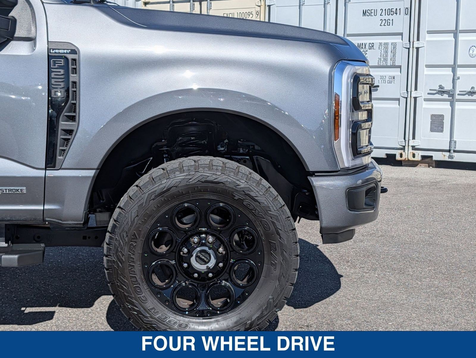 Certified 2025 Ford F250 Lariat w/ Black Appearance Package image 11