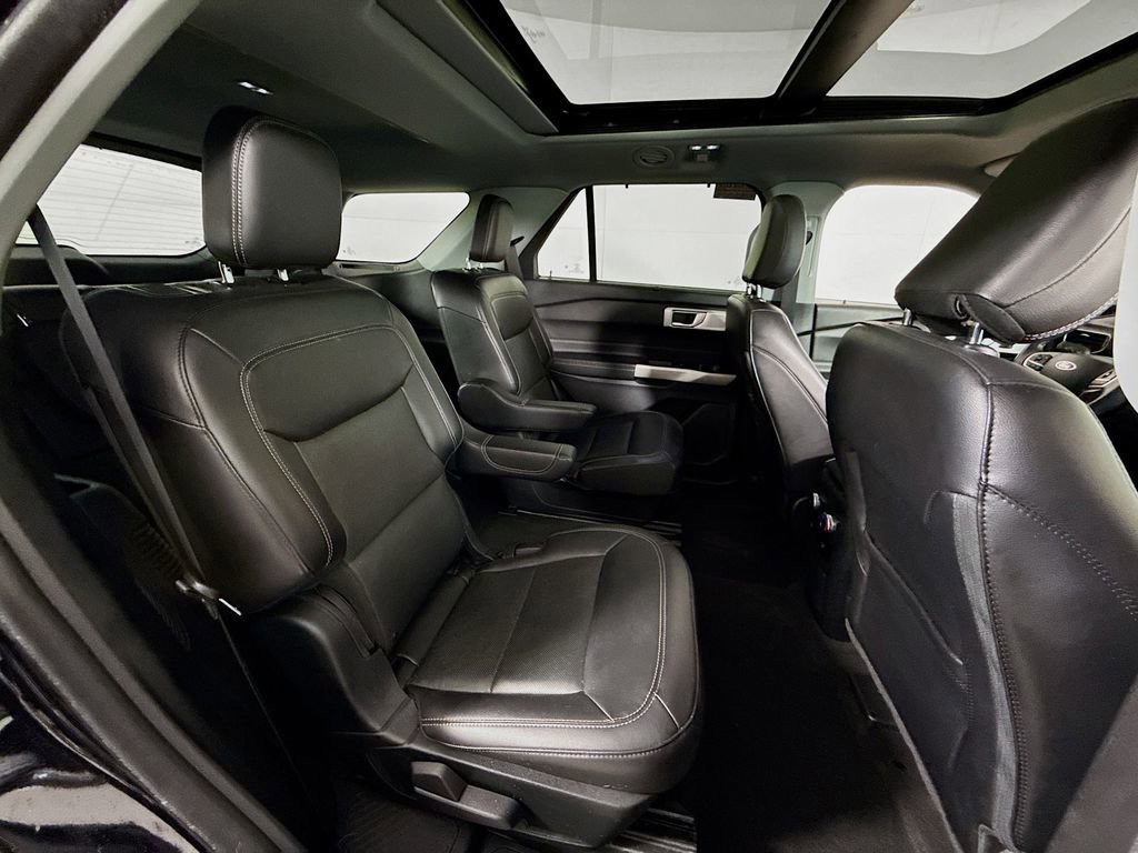 Certified 2023 Ford Explorer Limited w/ Limited Technology Package image 30