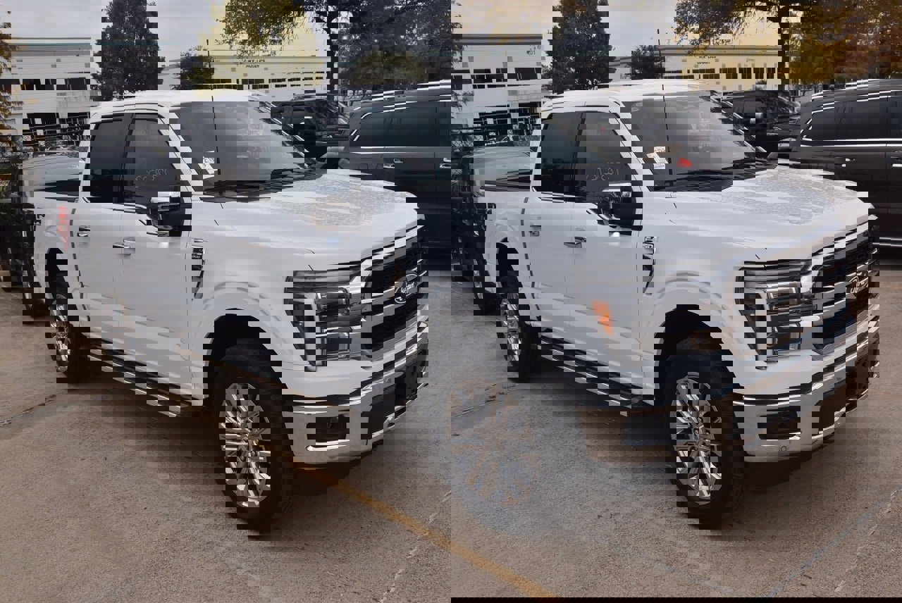 Certified 2025 Ford F150 Lariat w/ Equipment Group 501A Mid image 4