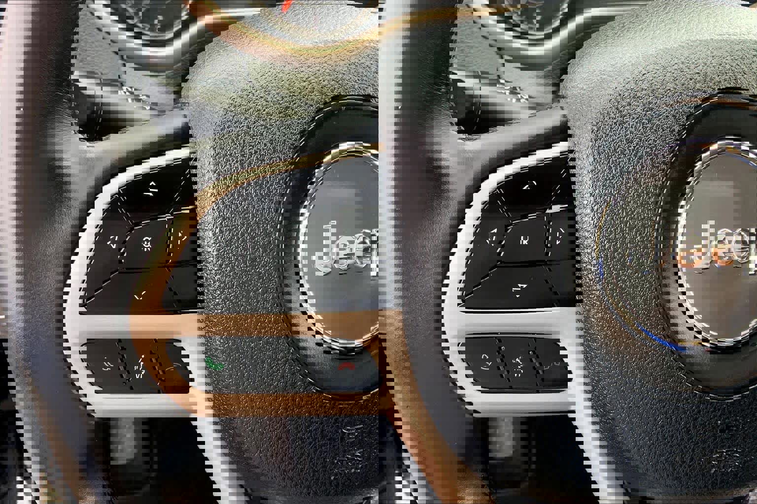 Used 2017 Jeep Cherokee Sport image 18