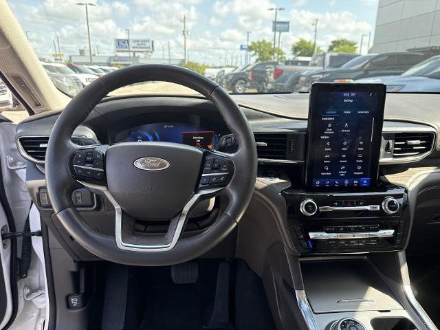 Certified 2022 Ford Explorer Platinum w/ Equipment Group 601A AWD/4WD image 8