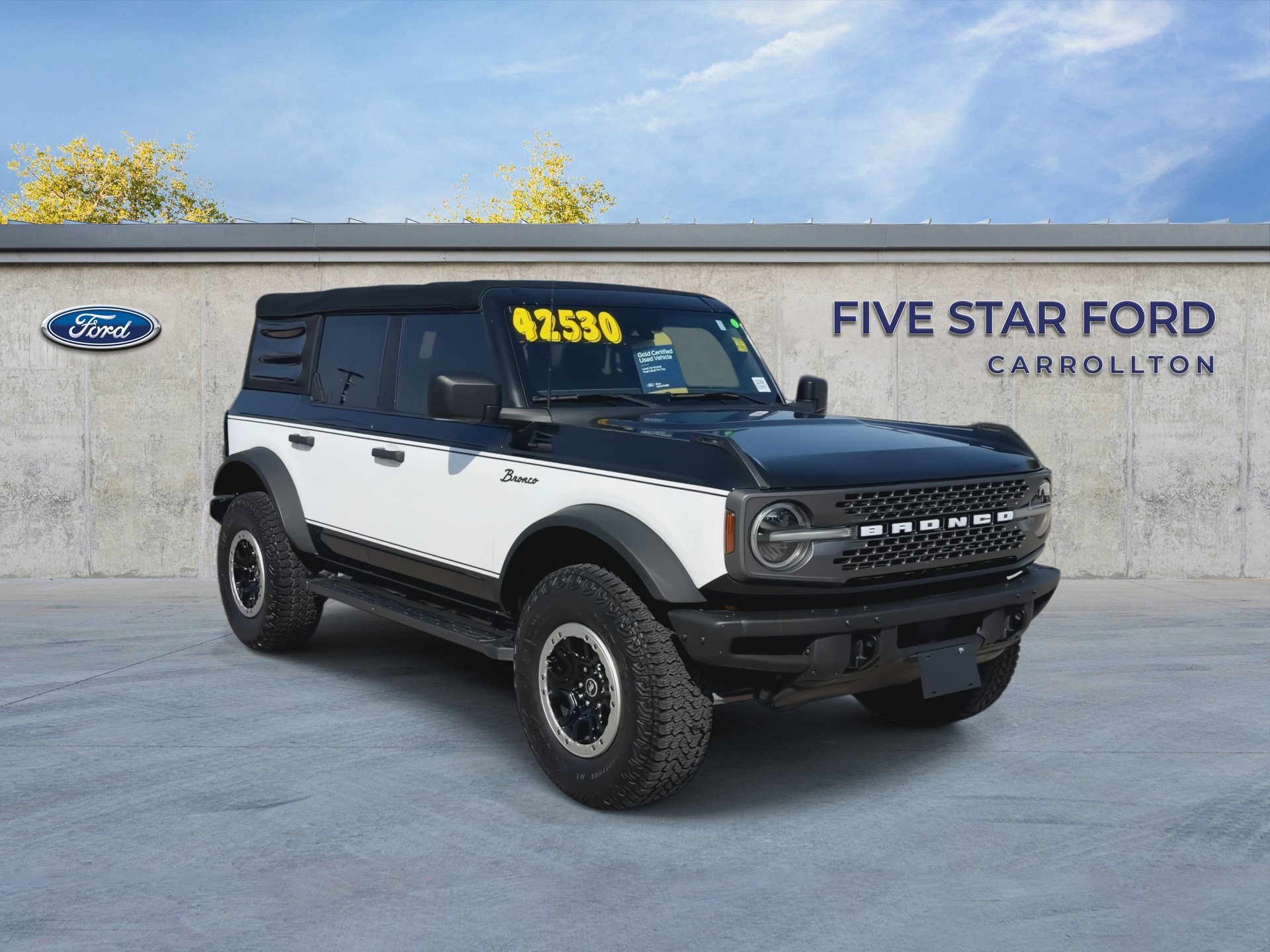 Certified 2022 Ford Bronco Badlands w/ Sasquatch Package AWD/4WD image 2