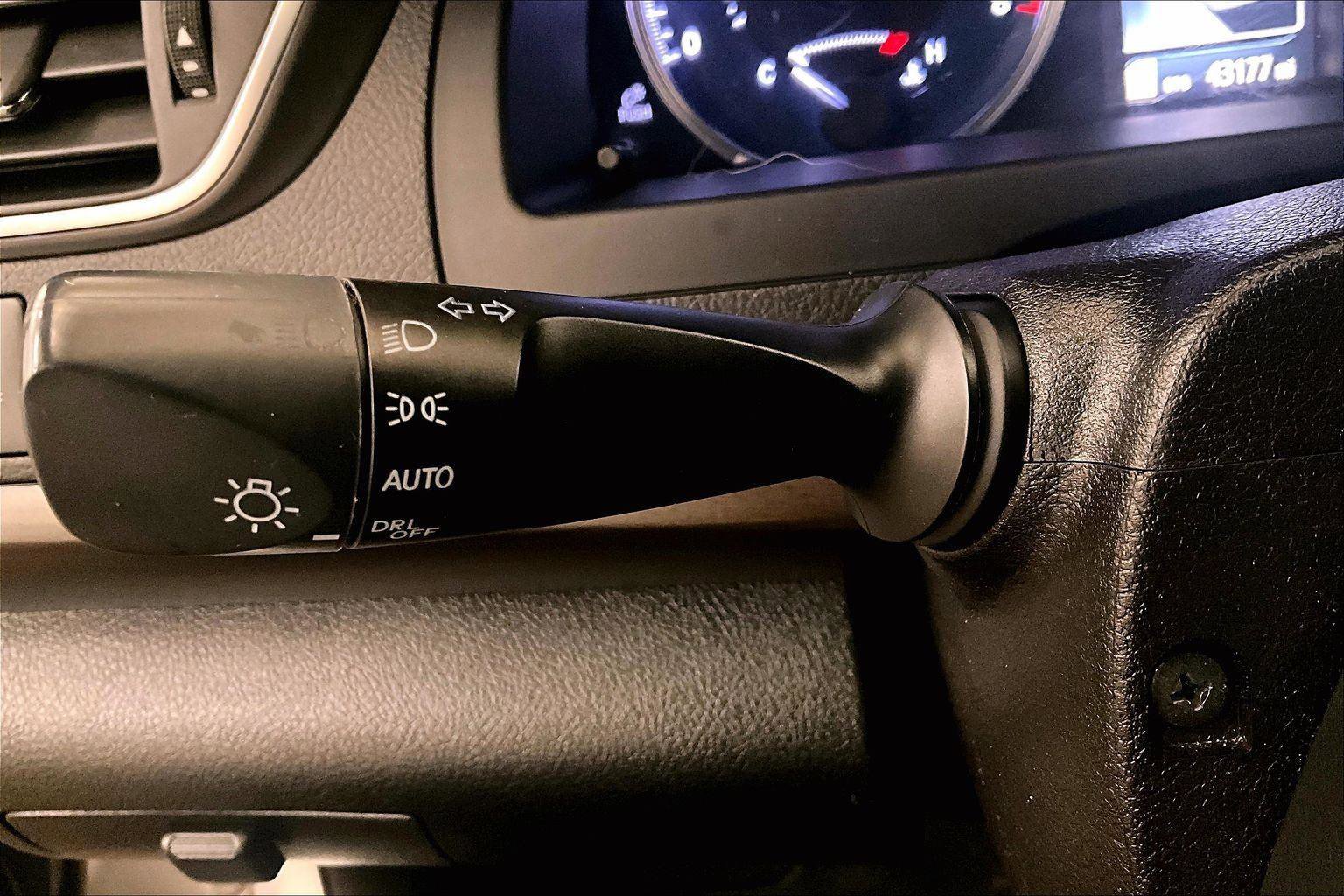 Used 2017 Toyota Camry XLE w/ Moonroof Package image 30