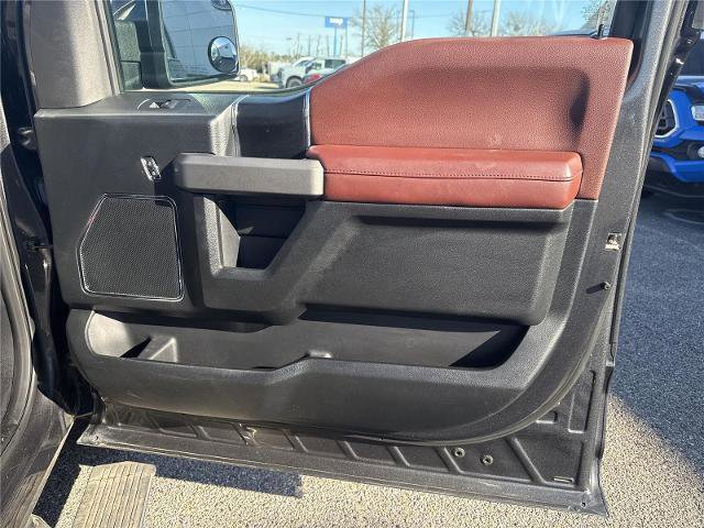 Certified 2018 Ford F150 Platinum w/ Equipment Group 701A Luxury image 23