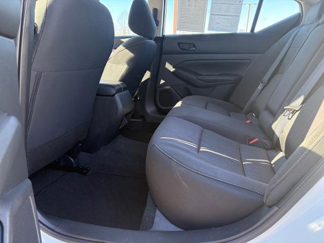 Used 2025 Nissan Altima 2.5 SV image 15