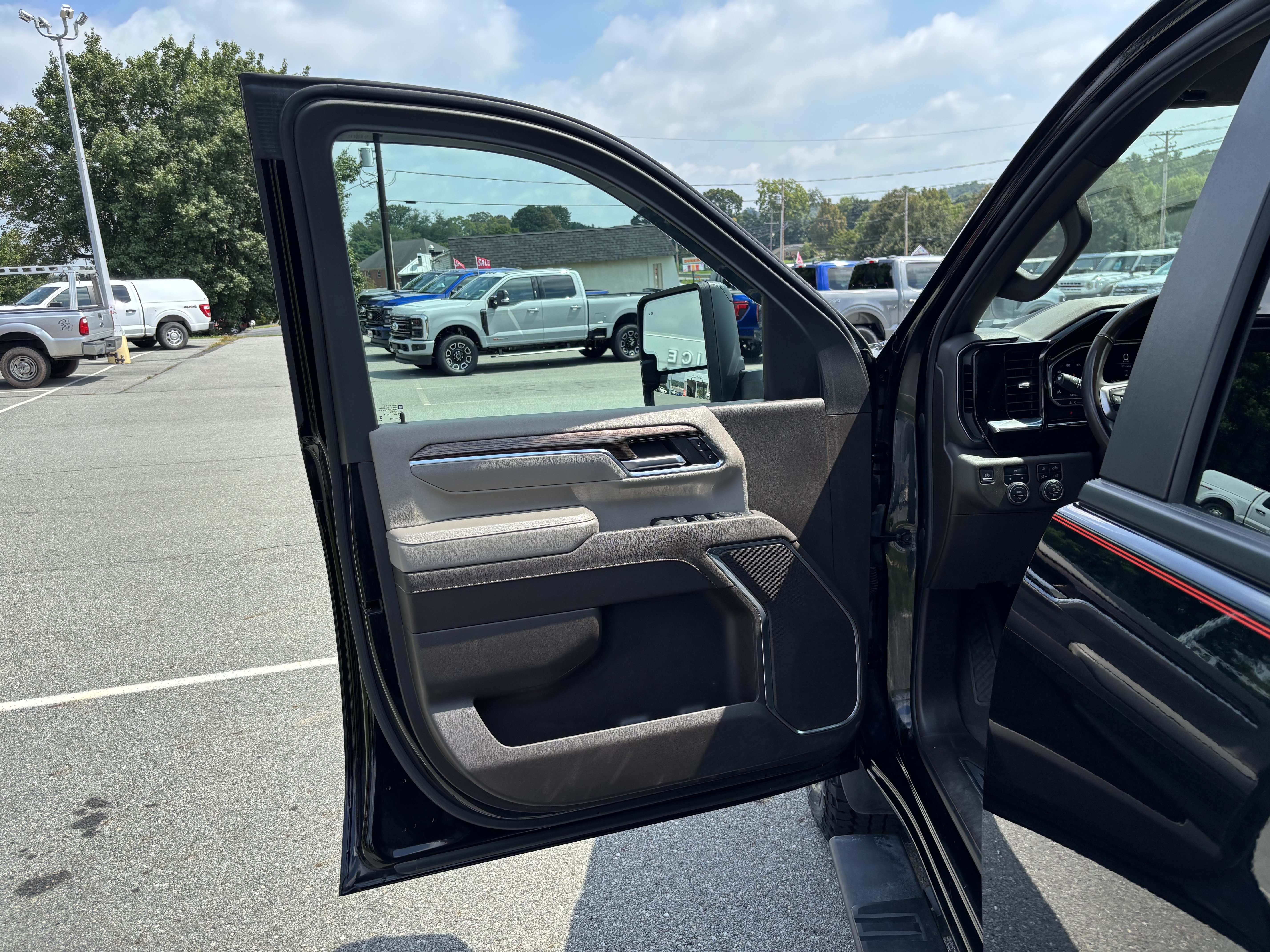 Used 2024 Chevrolet Silverado 2500 LT w/ All Star Edition AWD/4WD image 13