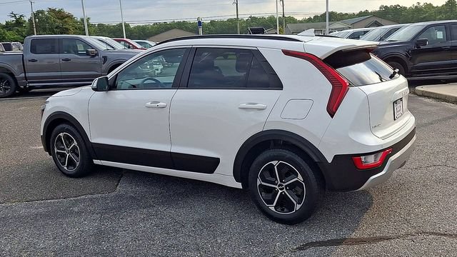 Used 2023 Kia Niro EX FWD image 6