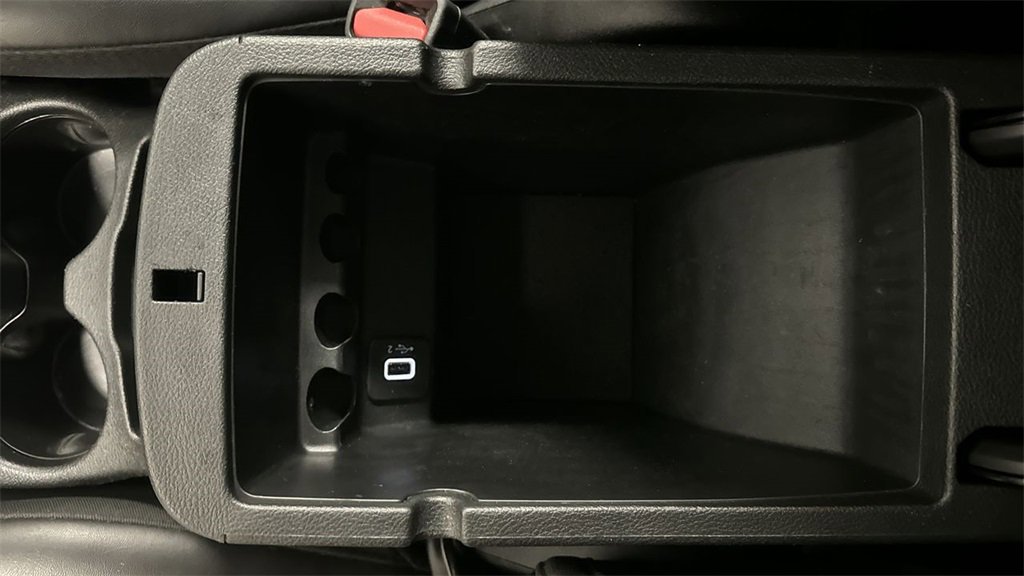 Used 2022 Jeep Cherokee Trailhawk image 30