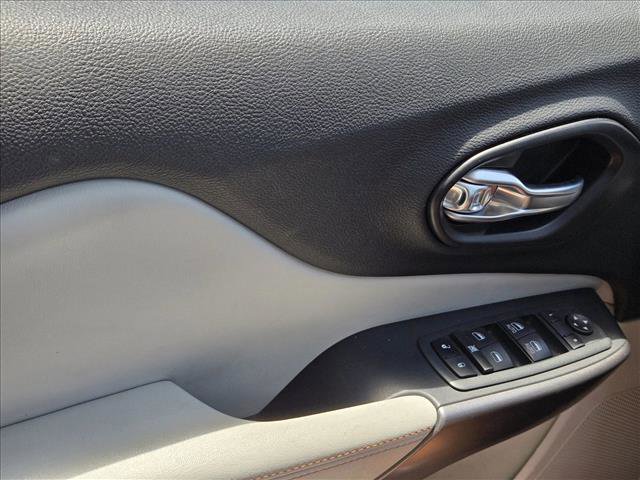 Used 2021 Jeep Cherokee Latitude Lux FWD image 11