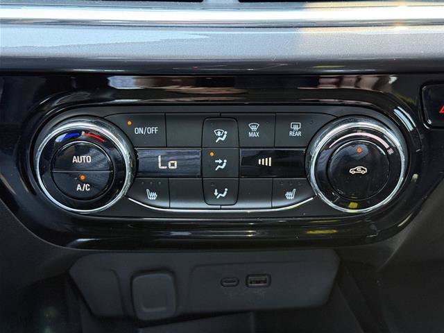 Used 2025 Chevrolet Trax ACTIV w/ Driver Confidence Package FWD image 21