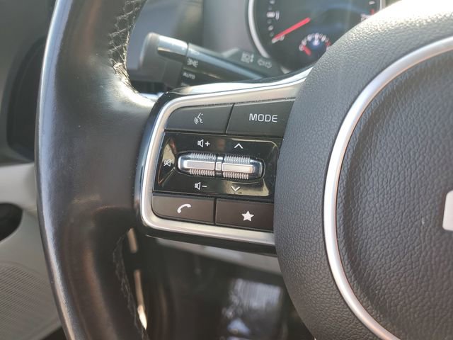 Used 2022 Kia Carnival LX w/ Paint Protection Package image 22