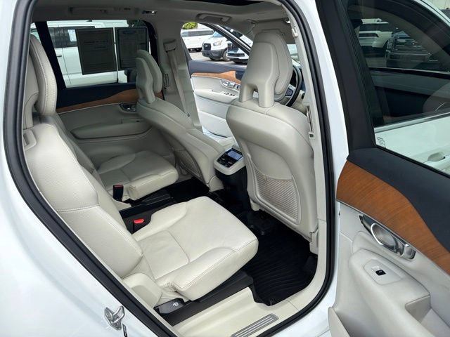Used 2022 Volvo XC90 T6 Momentum AWD/4WD image 28