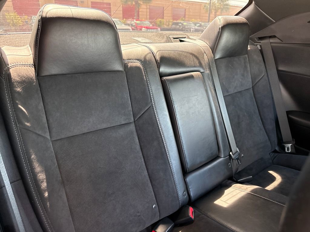 Used 2018 Dodge Challenger R/T Scat Pack w/ Leather Interior Group RWD image 25