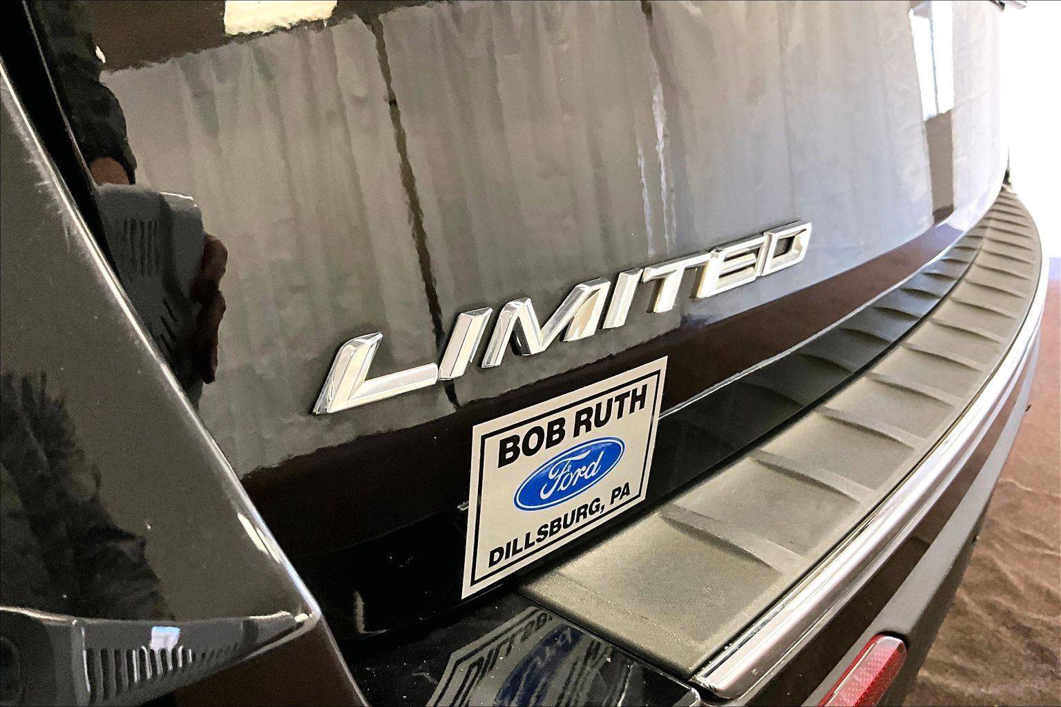 Certified 2022 Ford Explorer Limited w/ Limited Technology Package image 13