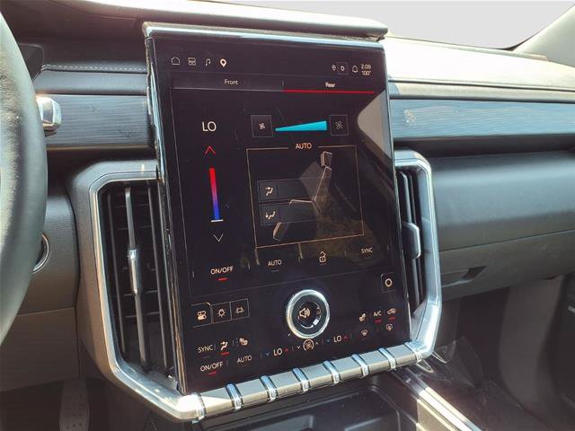 Used 2026 GMC Acadia Elevation w/ Elevation Premium Package AWD/4WD image 8
