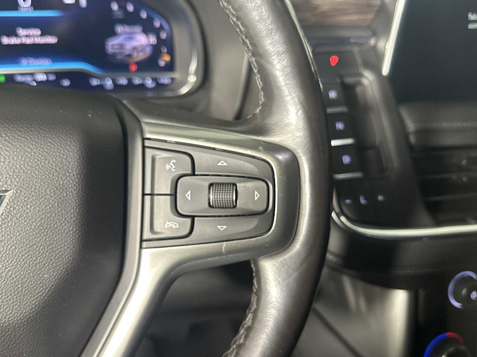 Used 2023 Chevrolet Tahoe Z71 w/ Luxury Package image 28