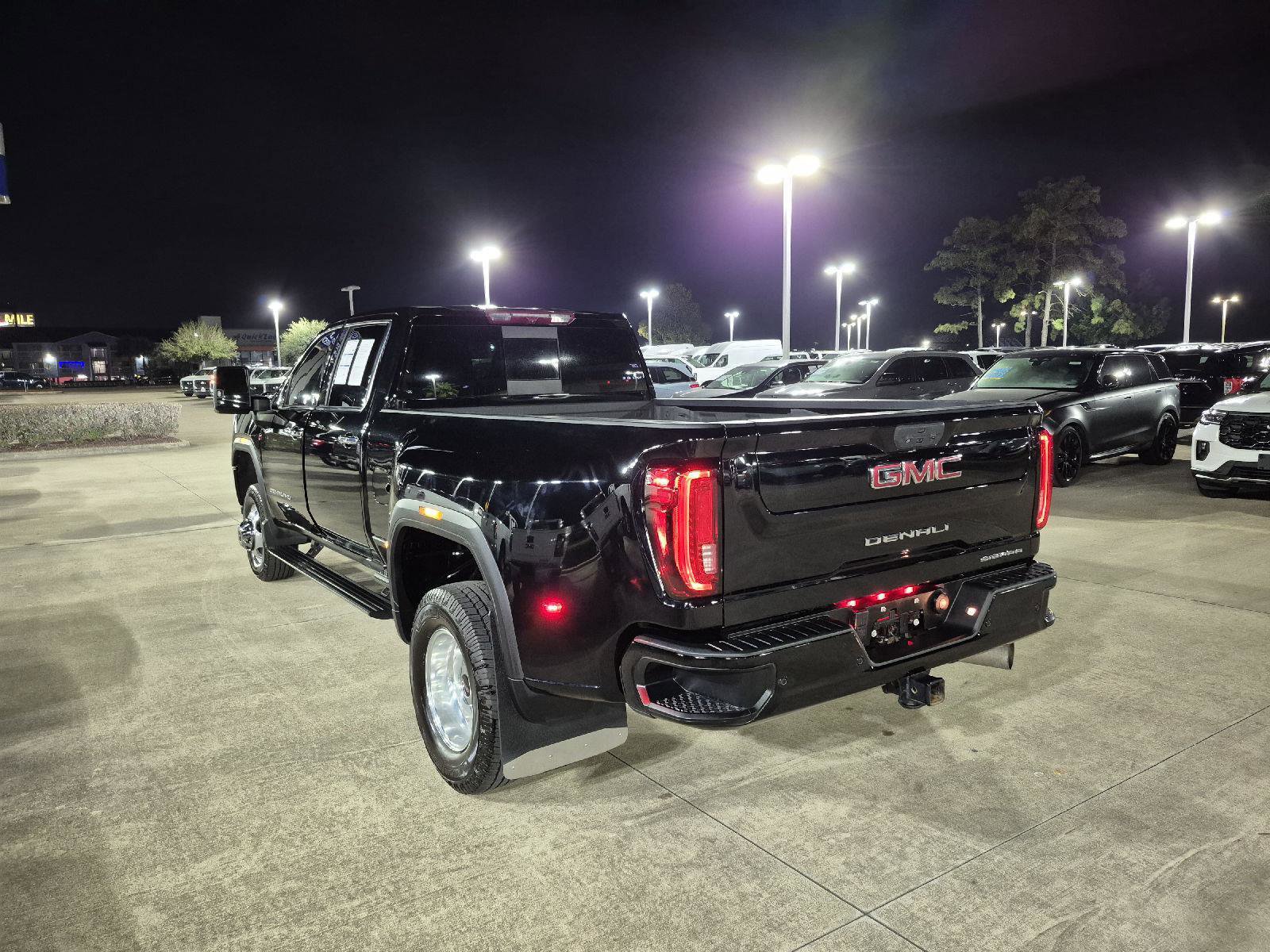 Used 2022 GMC Sierra 3500 Denali image 3