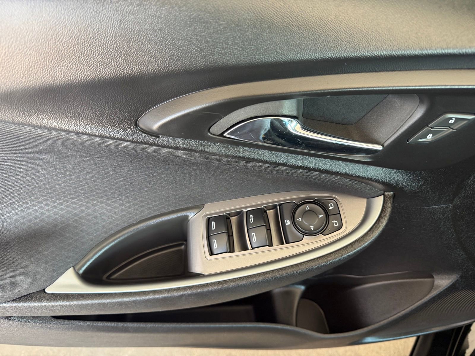 Used 2024 Chevrolet Malibu LT image 14