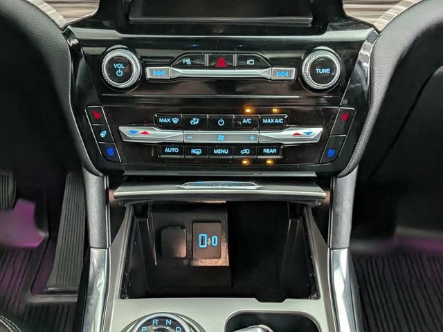 Certified 2022 Ford Explorer Limited w/ Equipment Group 301A AWD/4WD image 32
