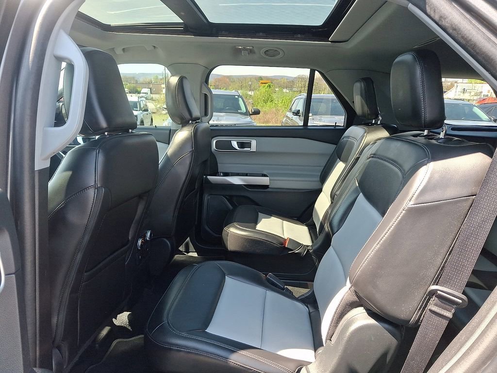 Certified 2023 Ford Explorer XLT w/ Equipment Group 202A AWD/4WD image 11