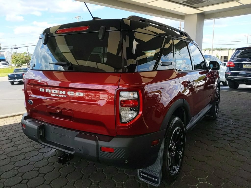 Certified 2025 Ford Bronco Sport Outer Banks AWD/4WD image 6