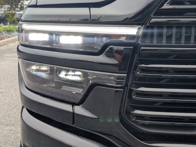 Used 2025 RAM 3500 Laramie AWD/4WD image 10