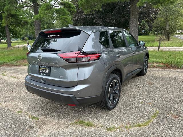 Used 2025 Nissan Rogue SV AWD/4WD image 8