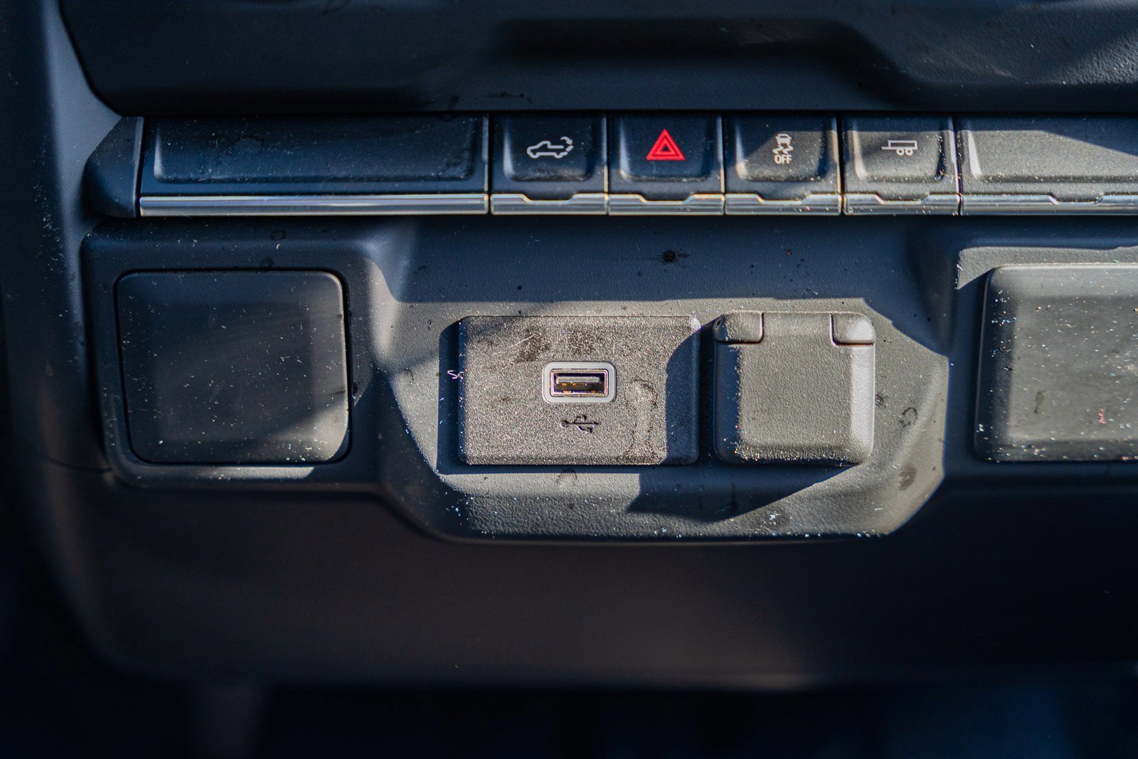 Used 2020 Chevrolet Silverado 1500 Custom w/ Custom Value Package image 33