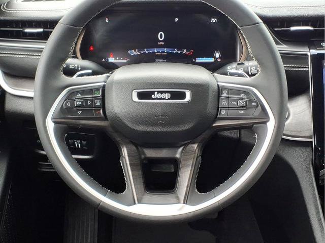 Used 2023 Jeep Grand Cherokee L Limited AWD/4WD image 12