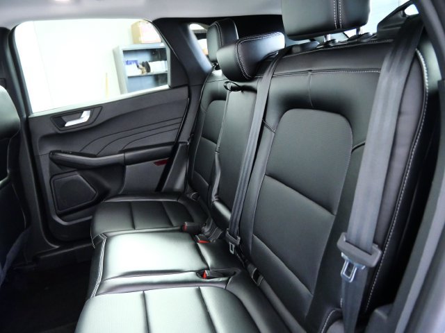 Certified 2025 Ford Escape Platinum AWD/4WD image 15