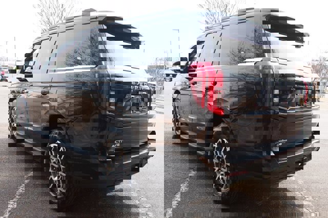 Certified 2025 Ford Expedition Active image 3