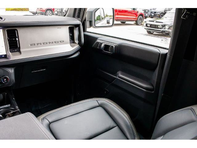 Certified 2025 Ford Bronco Outer Banks AWD/4WD image 14