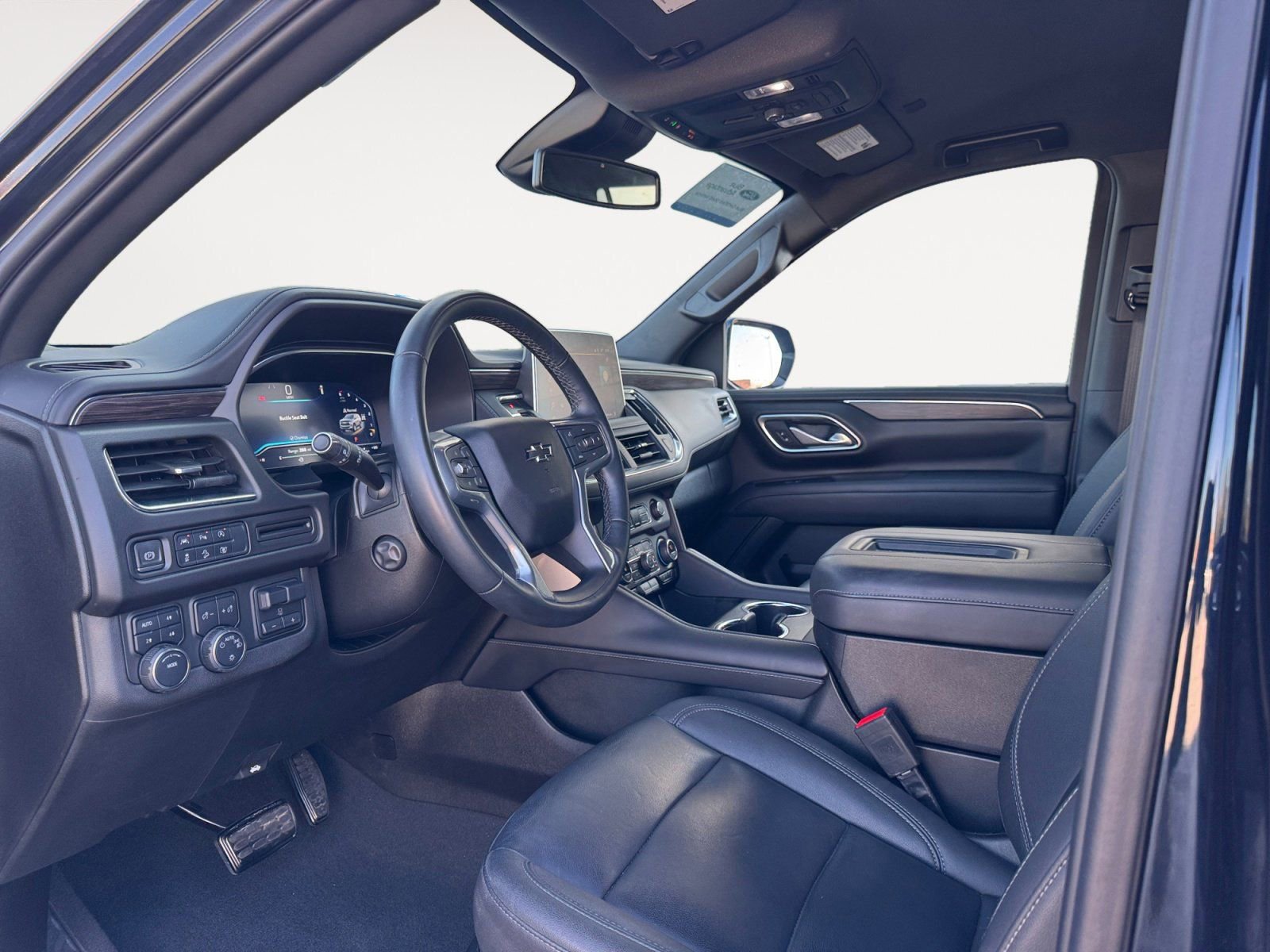 Used 2024 Chevrolet Tahoe Z71 w/ Luxury Package image 9