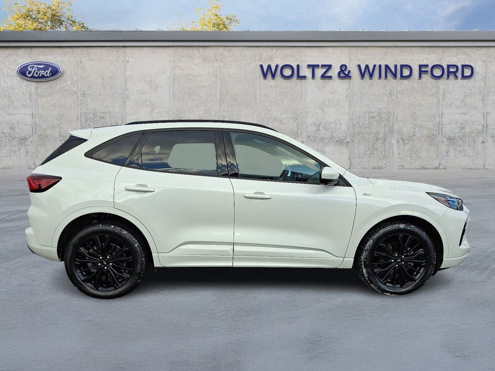 Certified 2023 Ford Escape ST-Line Elite image 2