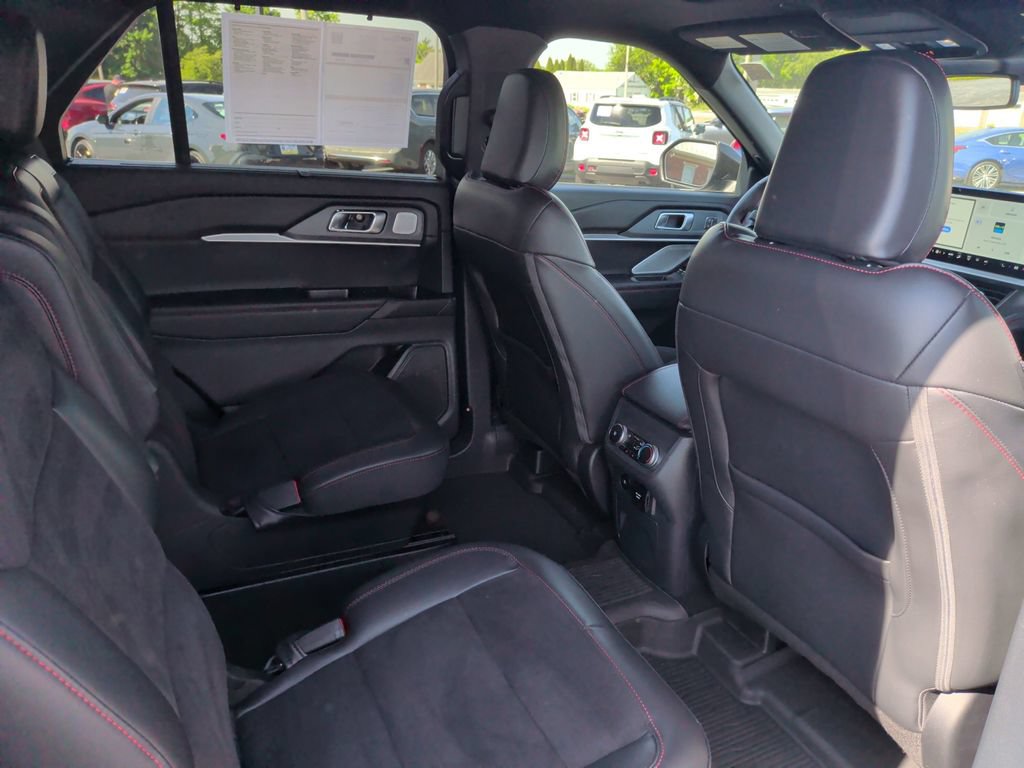 Certified 2025 Ford Explorer ST AWD/4WD image 17