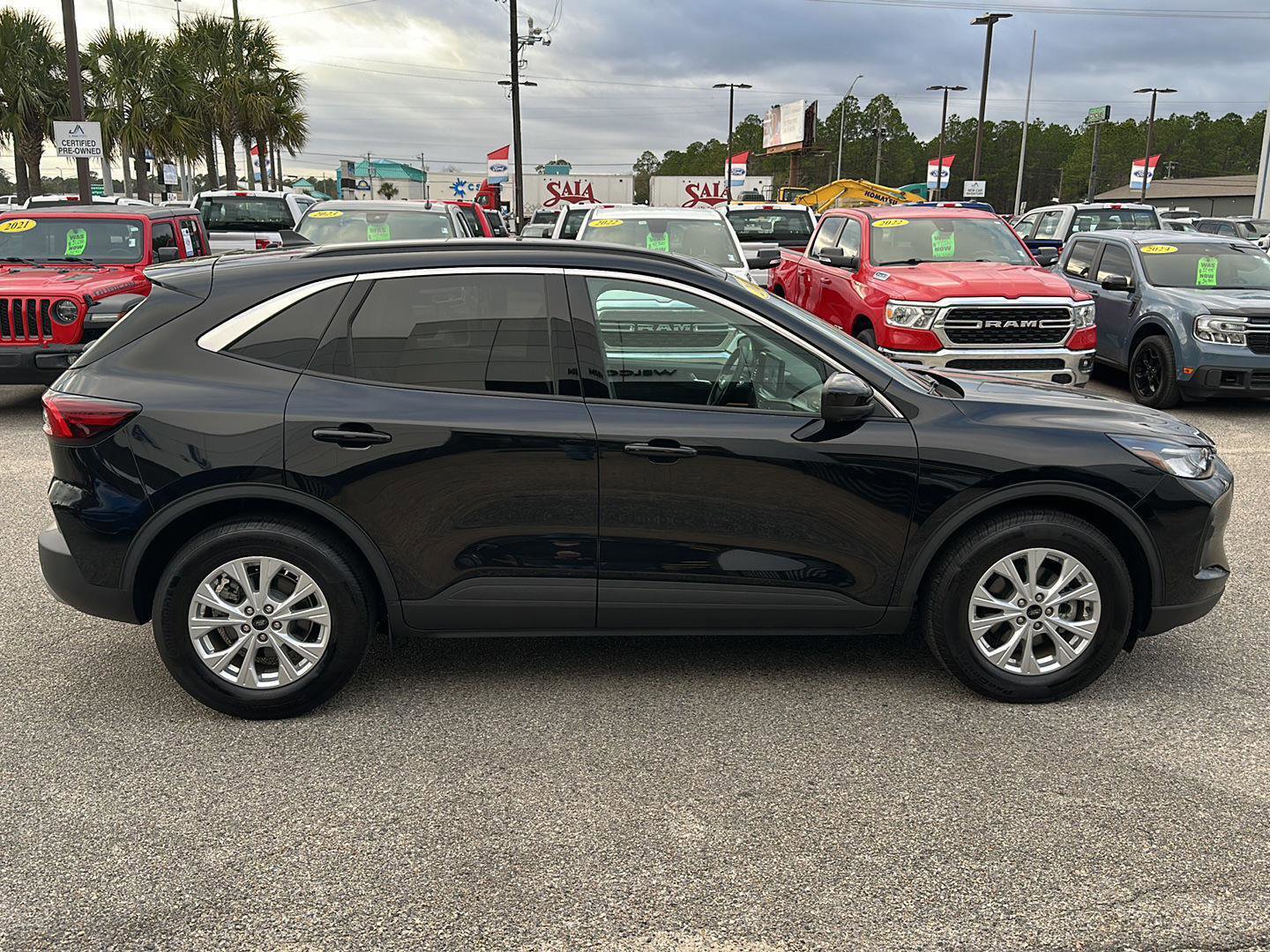 Certified 2024 Ford Escape Active w/ Tech Pack #2 image 12