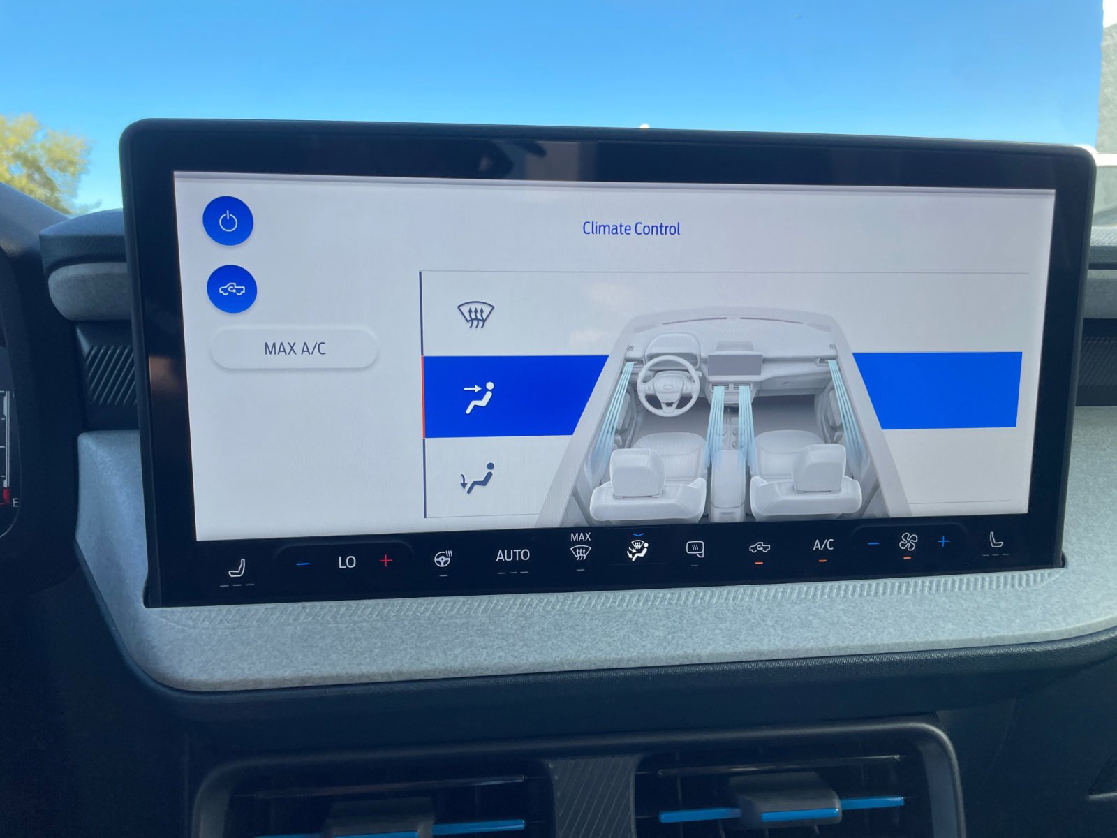 Certified 2025 Ford Maverick XLT w/ XLT Luxury Package image 24