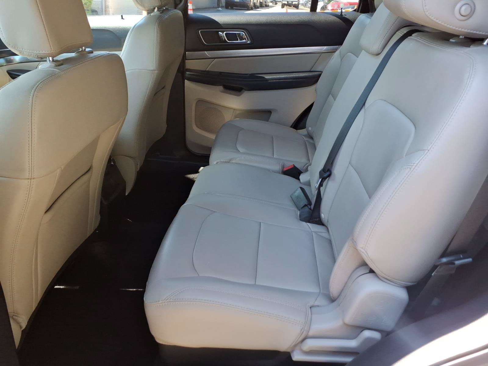 Certified 2018 Ford Explorer XLT w/ Equipment Group 202A AWD/4WD image 23